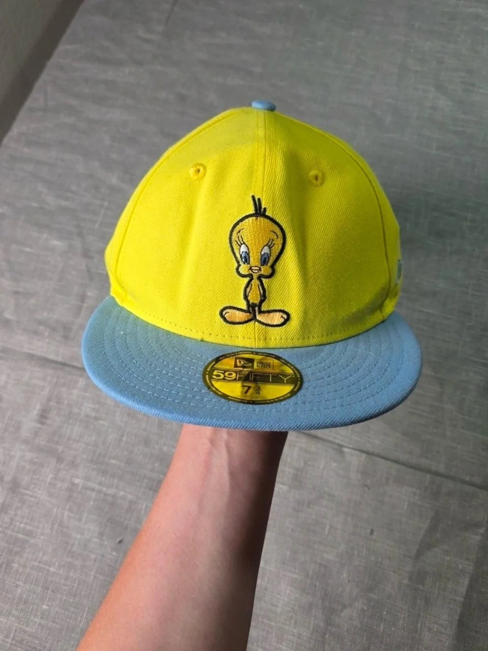 New Era 59FIFTY Looney Tunes Tweety Bird Hat Yellow Blue Fitted Cap 7 3/4 Rare
